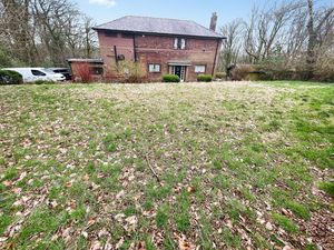 Front External- click for photo gallery